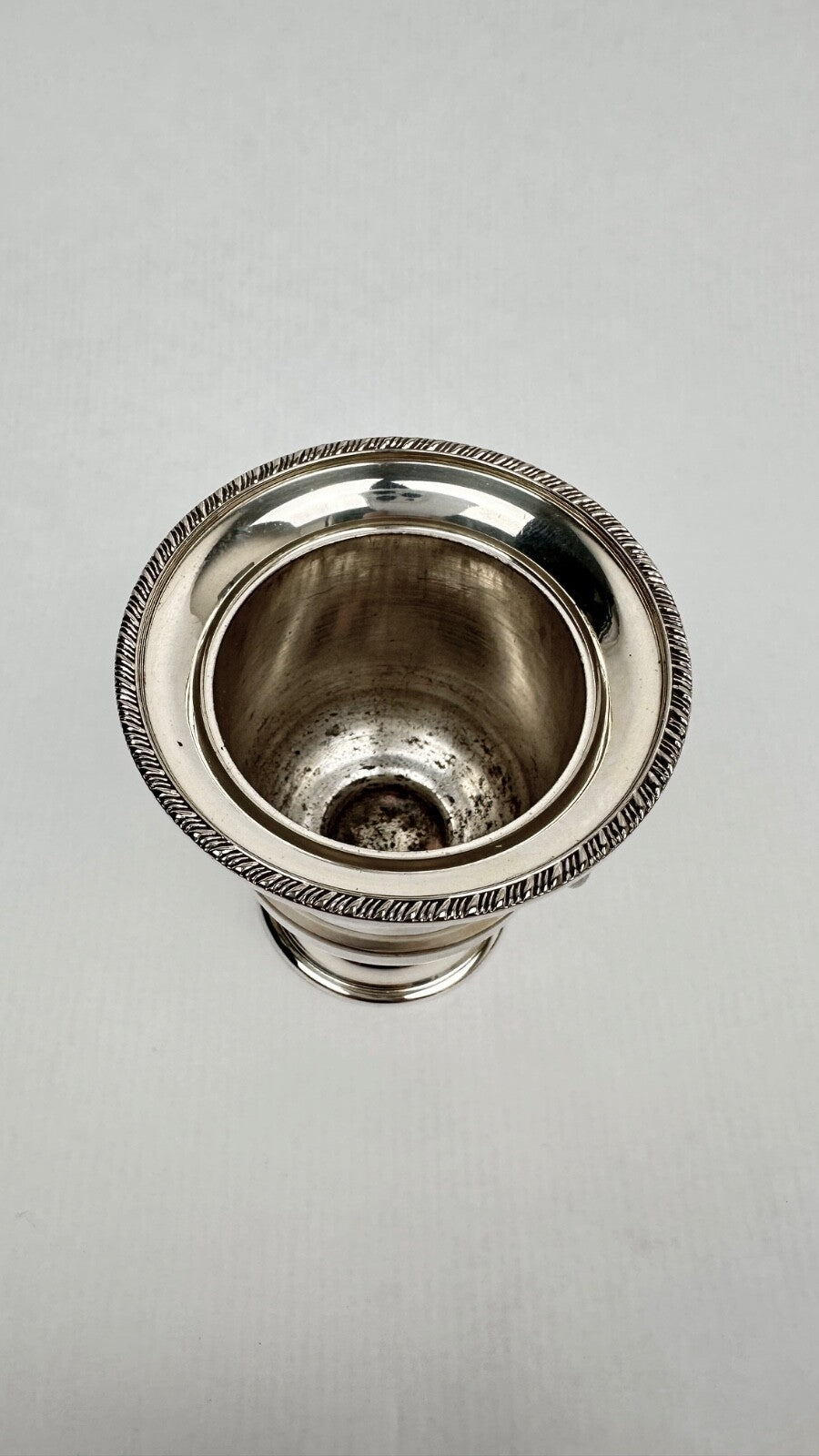 Porte cure-dents de table, métal argenté, forme Médicis, anses têtes de lion