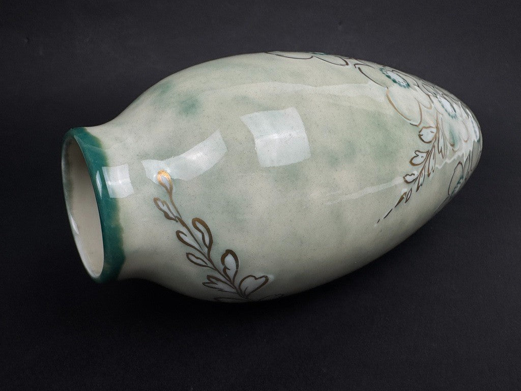 Vase n°8 manufacture Tharaud, vers 1950-1960, porcelaine émaillée céladon