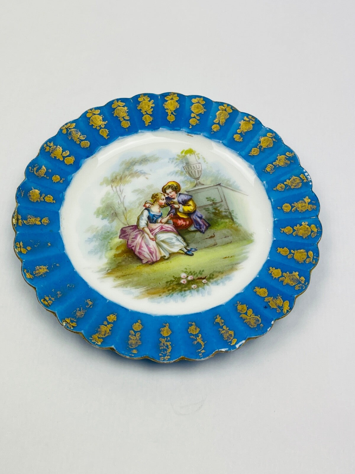 Petite Assiette En Porcelaine De Sèvres S. 70