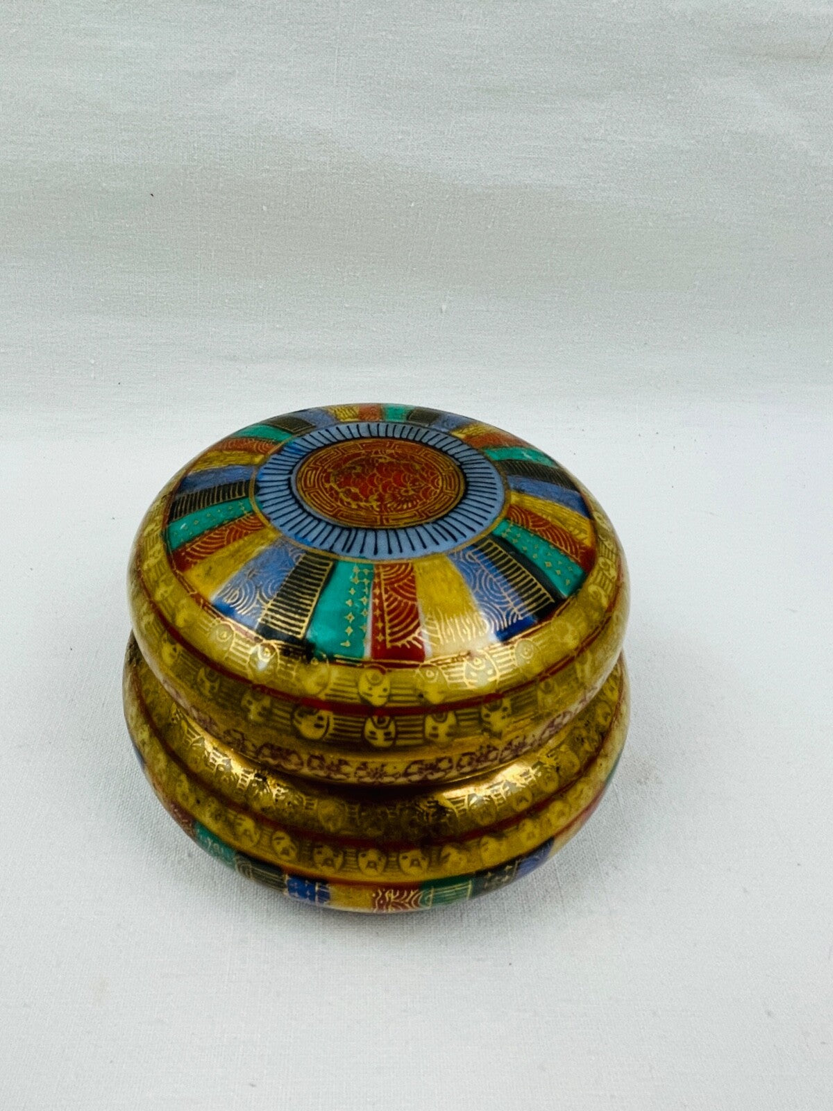 Bonbonnière, pot couvert en porcelaine Satsuma n°1