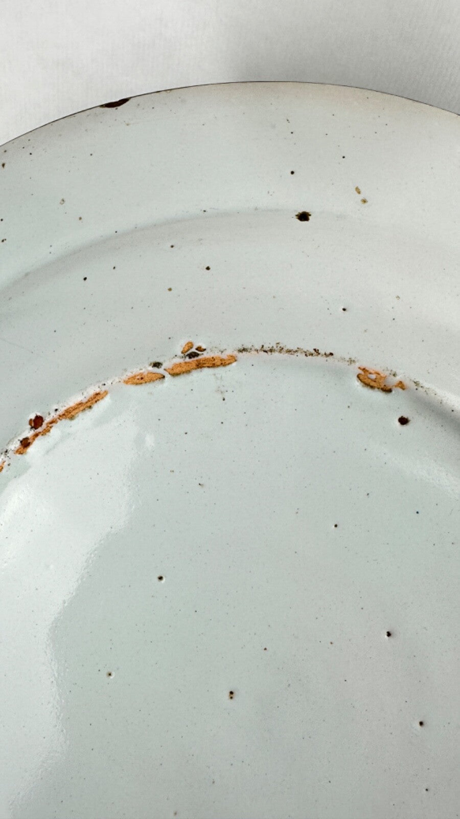 Grand plat en faïence de Delft Doré 18ème 35 cm