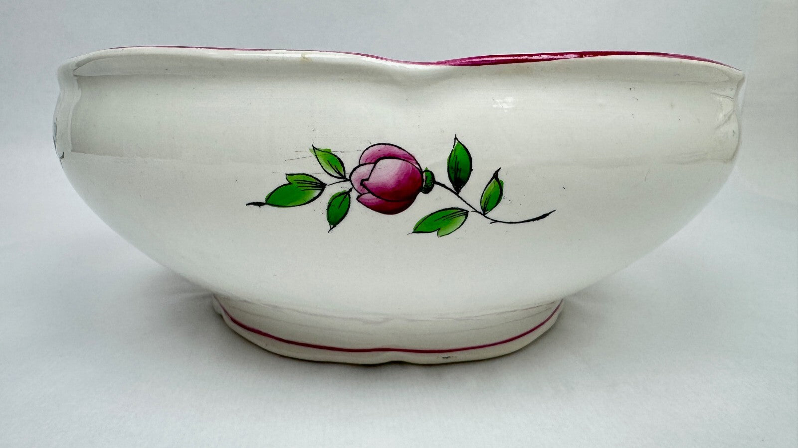 Boch Frères, La Louvière, soupière décor floral