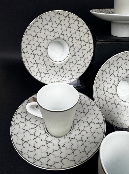Suite de 6 tasses à café Raynaud modèle Silver, tasses trembleuses