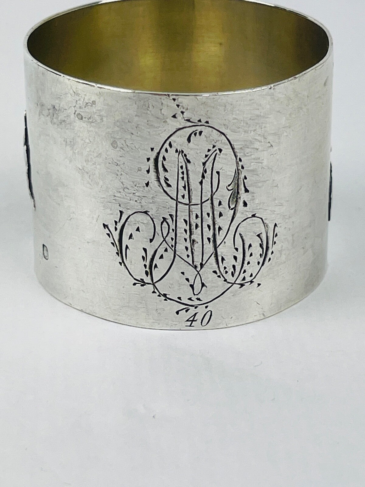 Superbe rond de serviette en argent massif