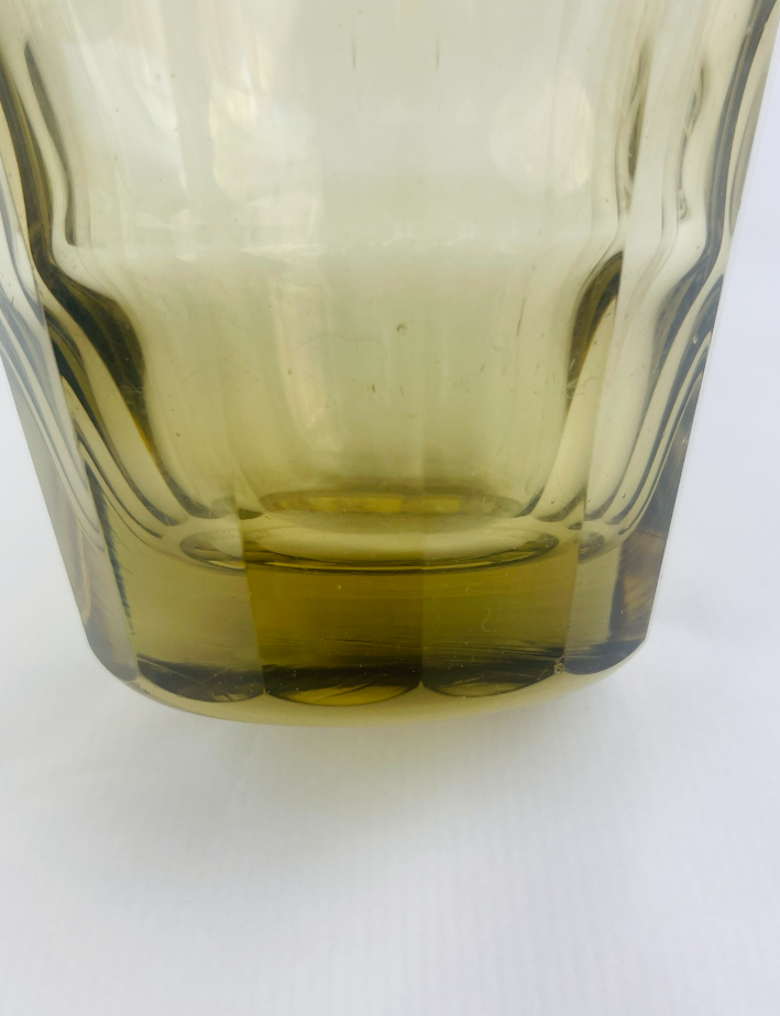 Vase en cristal fumé taillé par Ellis Berg pour Kosta Boda, Suède 1930