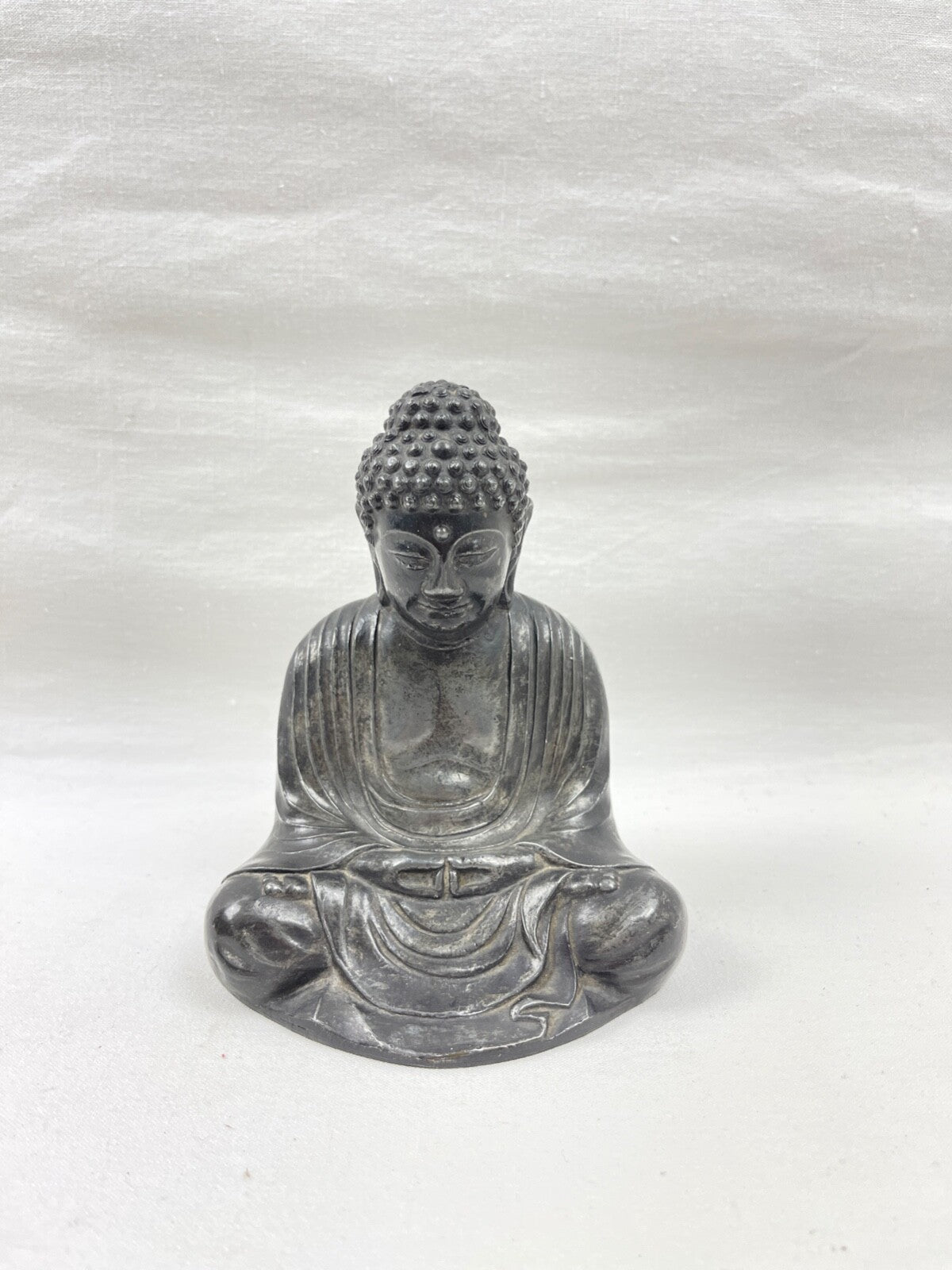 Ancien Bouddha en métal (étain, plomb...)