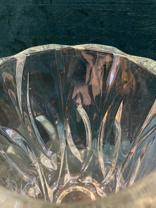 Ancien  vase en cristal épais