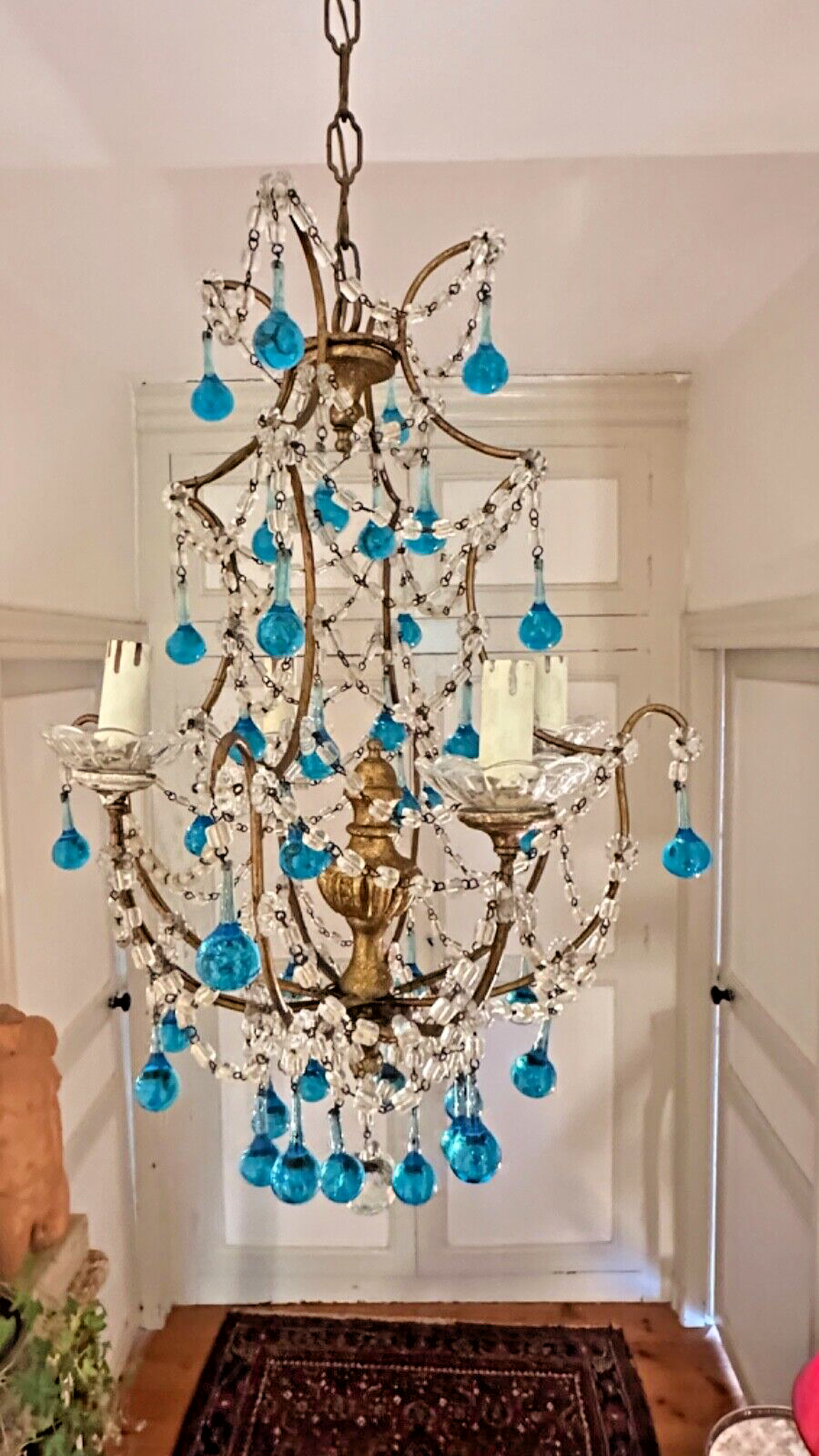 Lustre à pampilles italien perles bleues et bois doré
