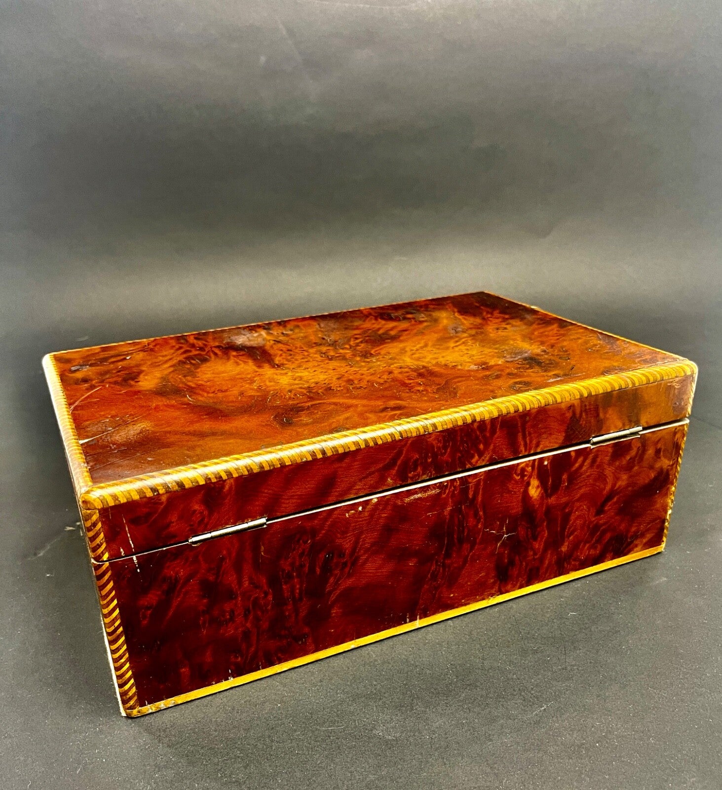 Coffret, Boîte à Couture En Loupe Et Marqueterie