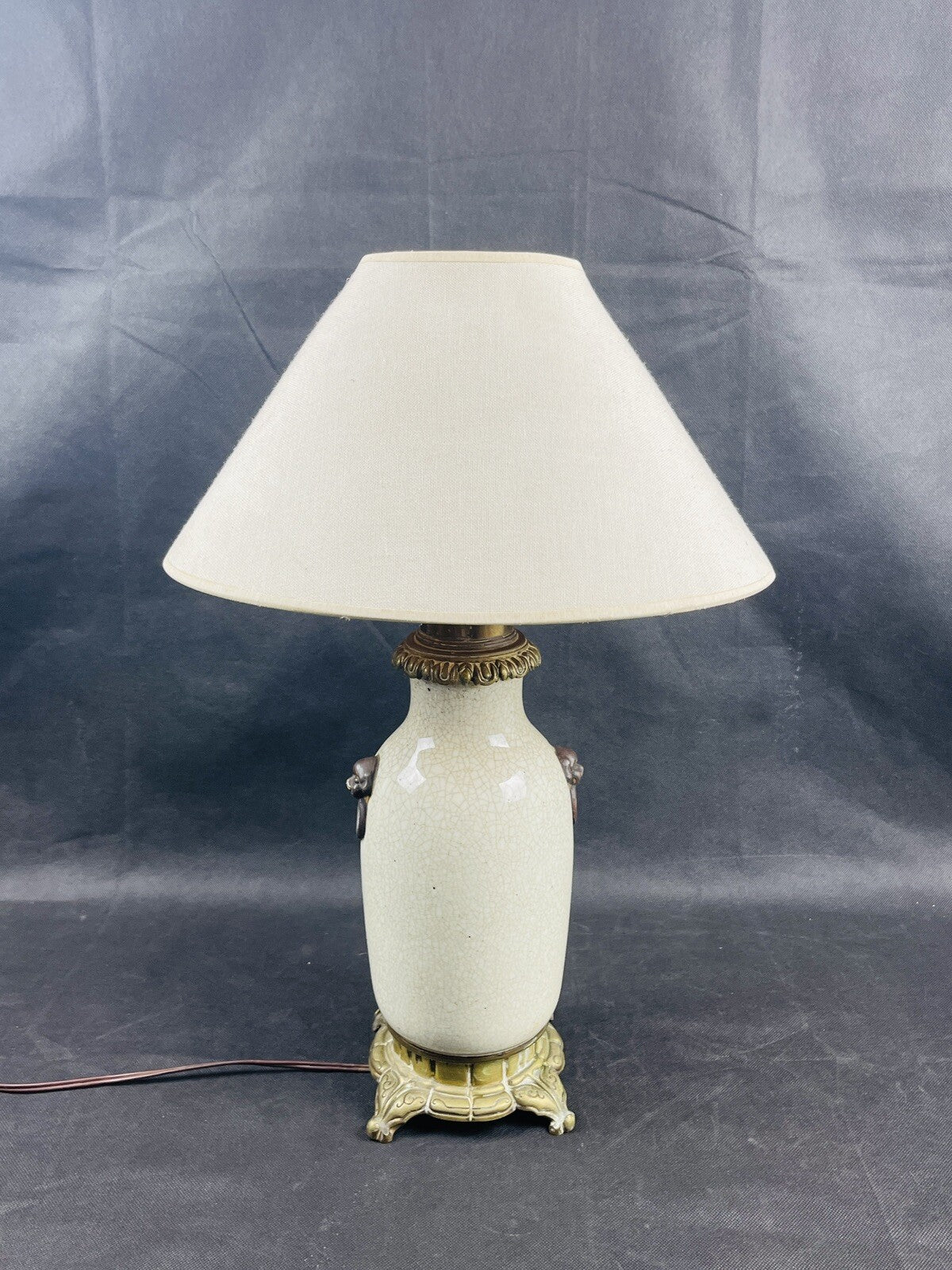 Pied de lampe en porcelaine craquelée de Chine