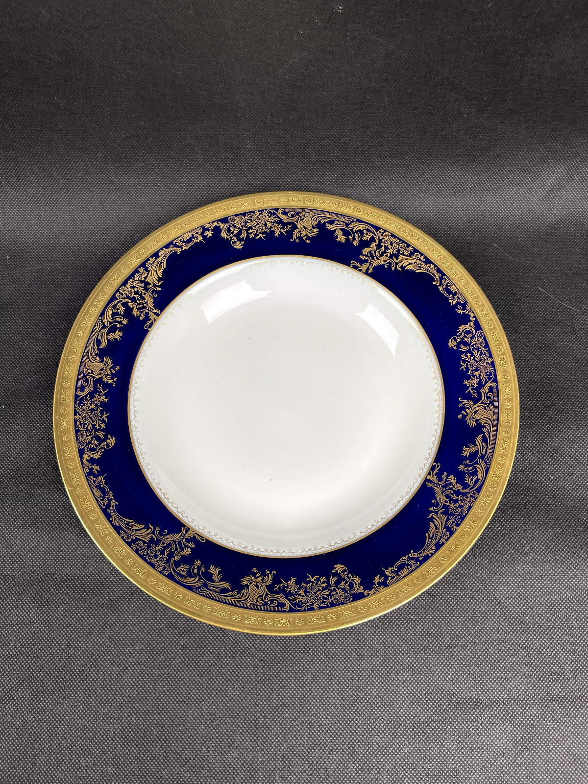 Haviland Limoges,  assiette à soupe, modèle Pompadour, neuve