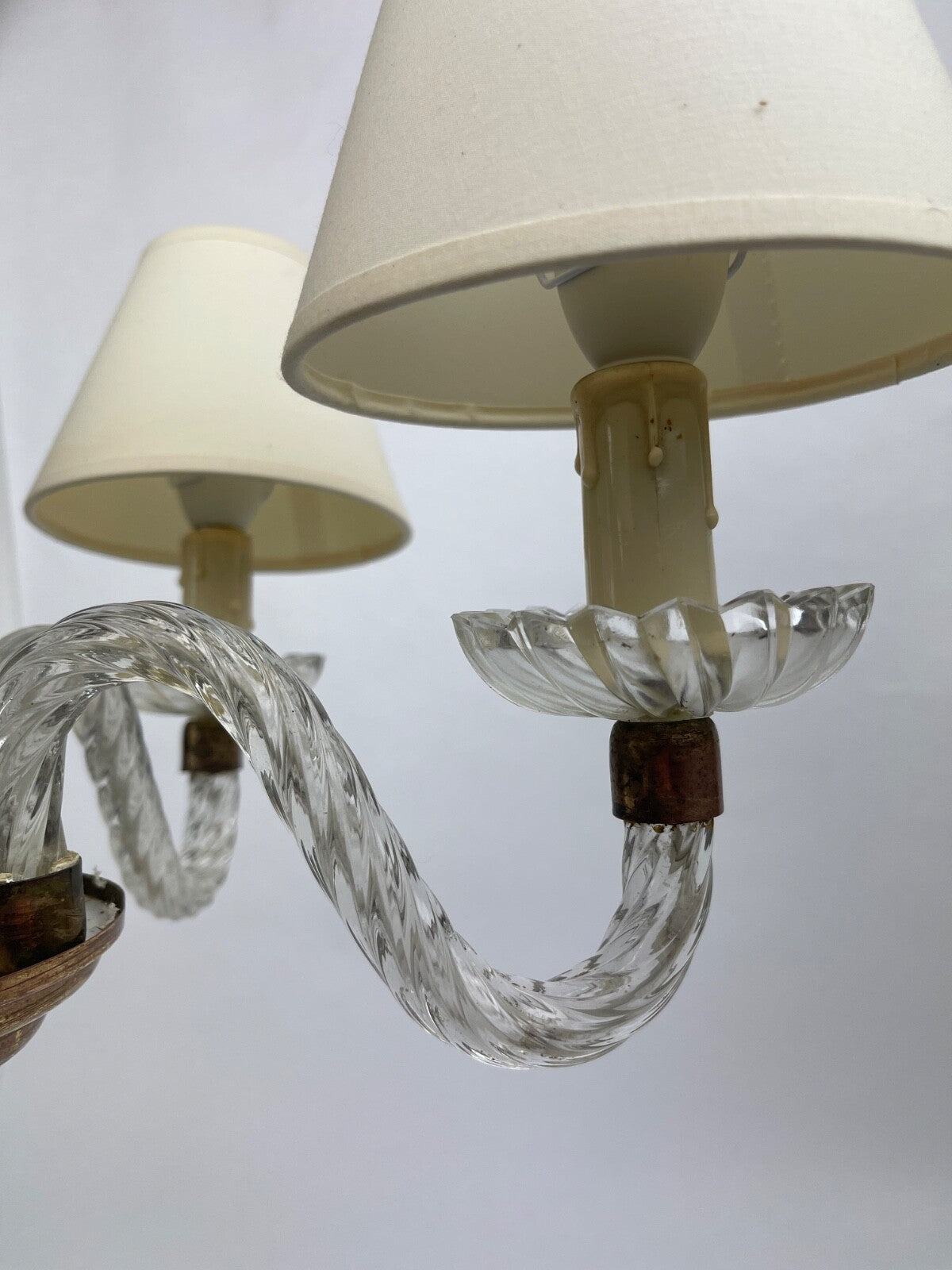 Petit lustre en verre moulé