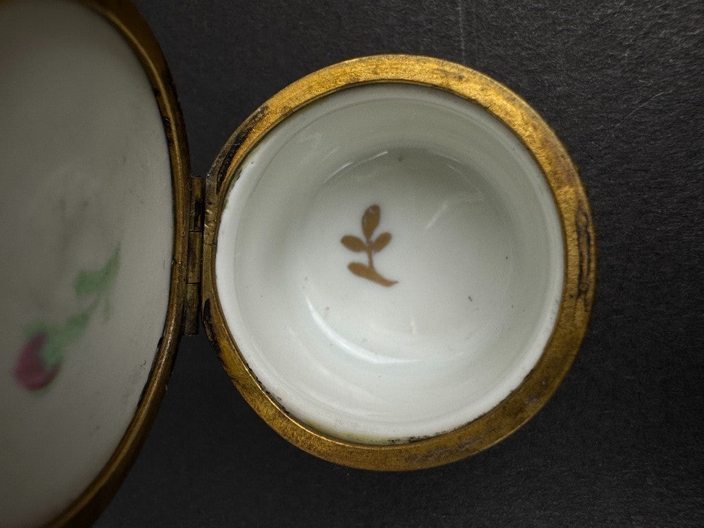 Boîte à pilules / à bijoux en porcelaine de Limoges - Oiseaux