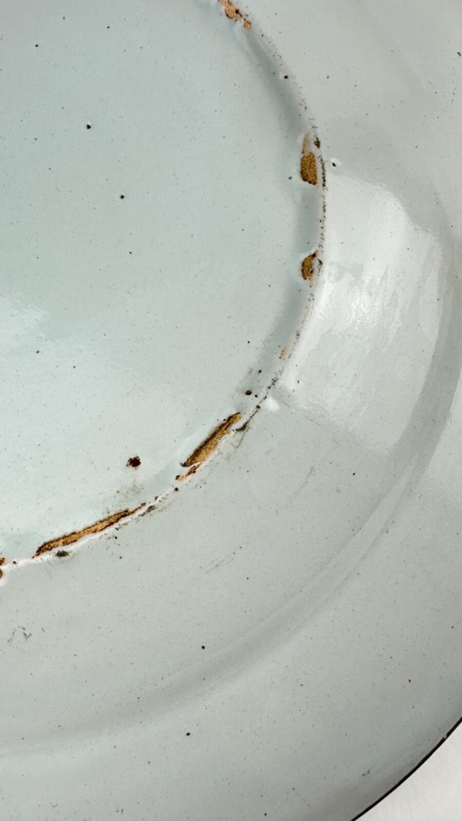 Grand plat en faïence de Delft Doré 18ème 35 cm
