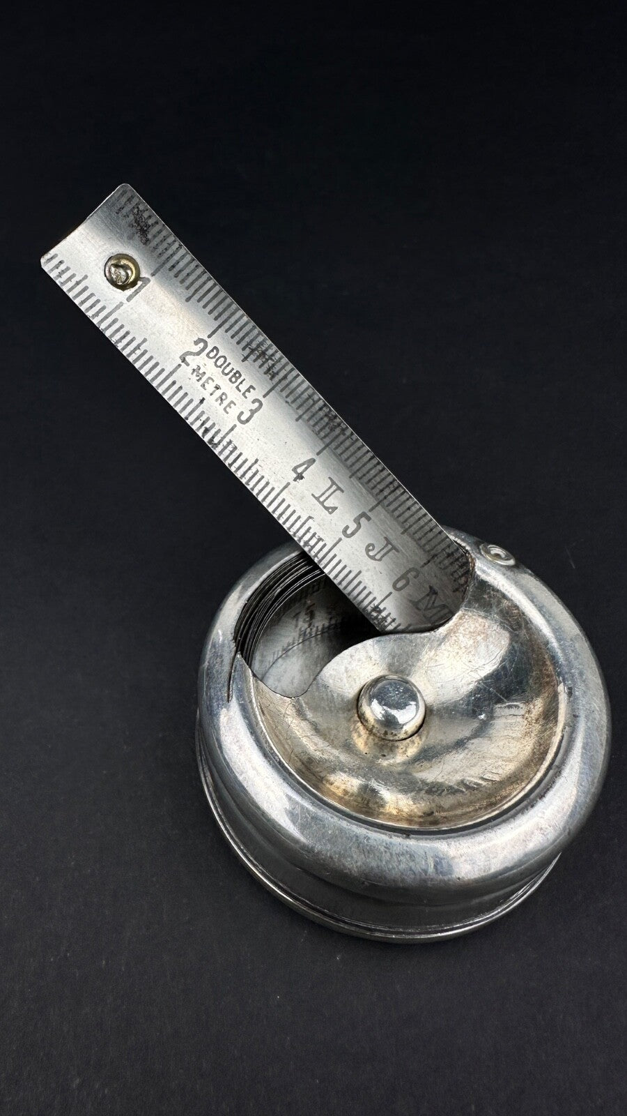 Ancien Ruban-mètre En Métal Argenté, Réplique Monnaie Romaine