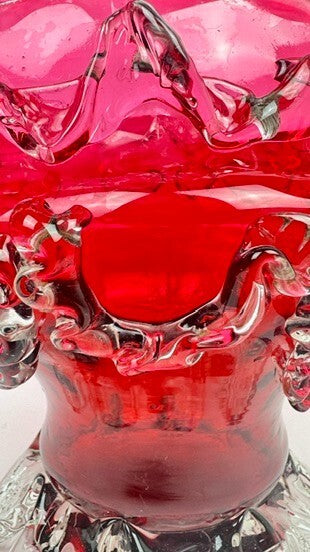 Jardinière en verre rouge framboise dans le goût d'Auguste Jean ou de Legras