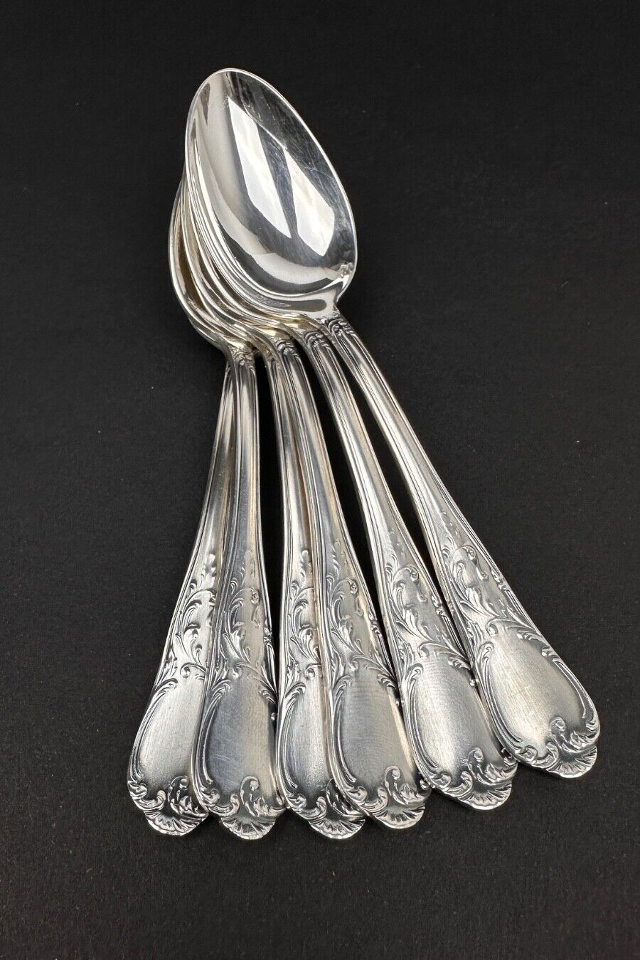 Série de 6 cuillères à moka style Louis XV Marly non Christofle