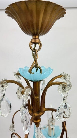 Petit lustre italien en laiton, opaline bleue et pampilles, années 50flag