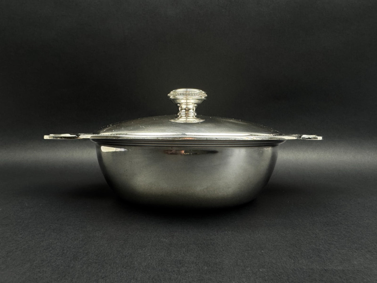 Légumier en métal argenté, modèle "Malmaison" Orfèvre Wiskemann