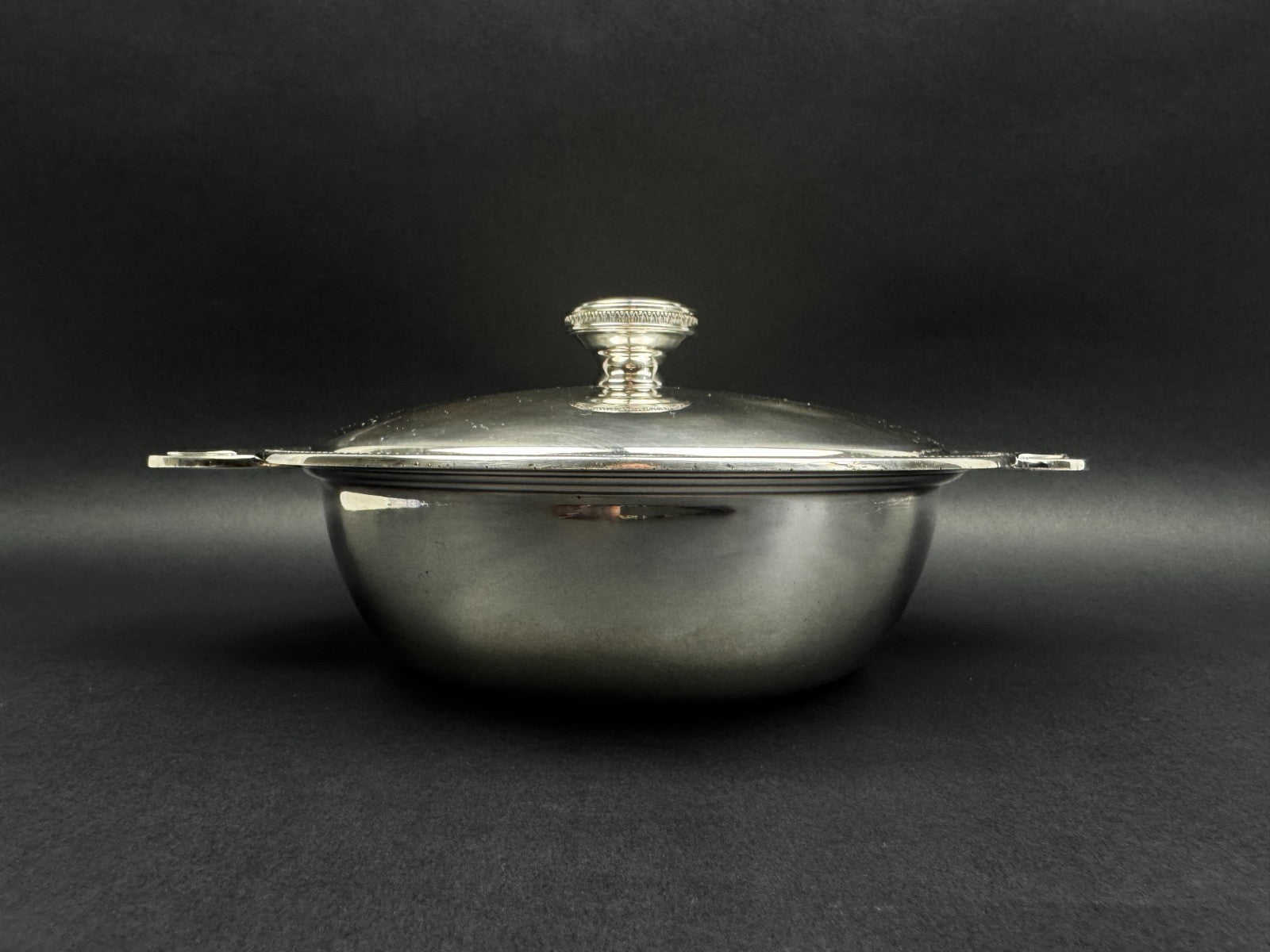 Légumier en métal argenté, modèle "Malmaison" Orfèvre Wiskemann