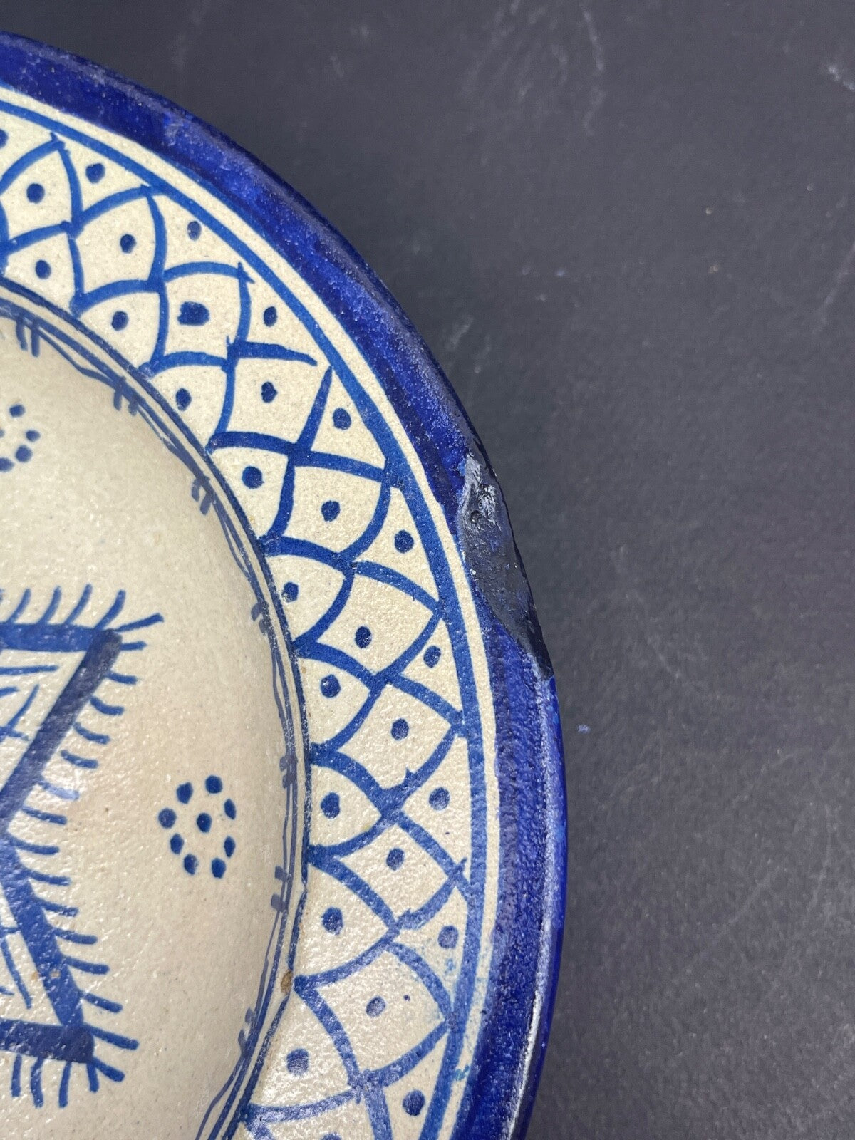Maroc, Suite De 3 Coupes Ou Assiettes Sur Talon En Faïence De Fès Début 20ème