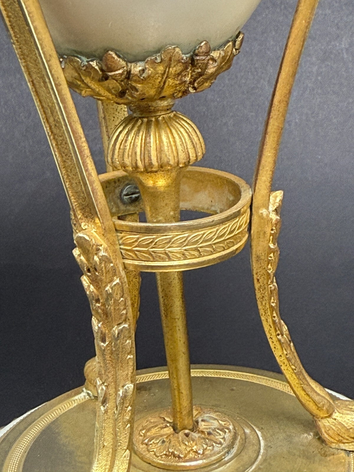 Paire de cassolettes formant bougeoirs d'époque Louis XVI