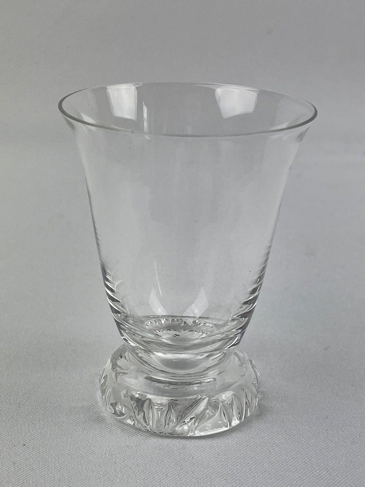 Verre à vin blanc en cristal  Daum modèle kim 