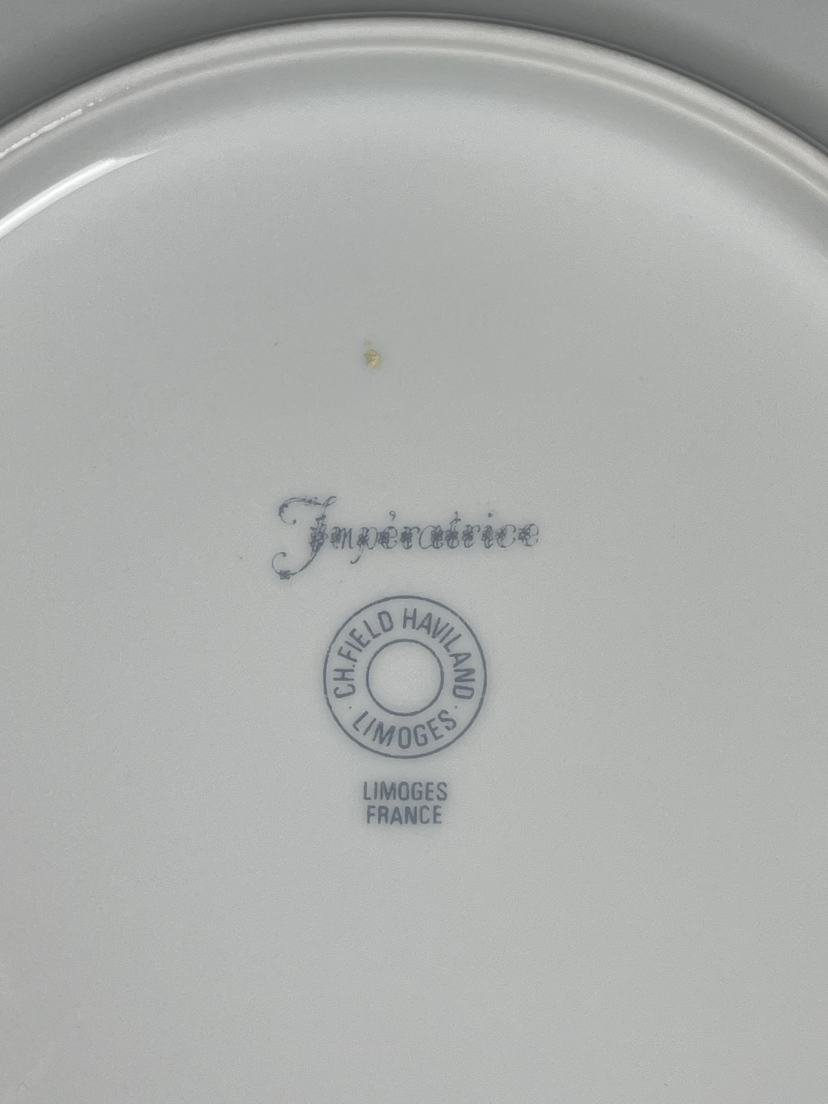 Haviland Limoges,  assiette de table n°2 Impératrice, neuve