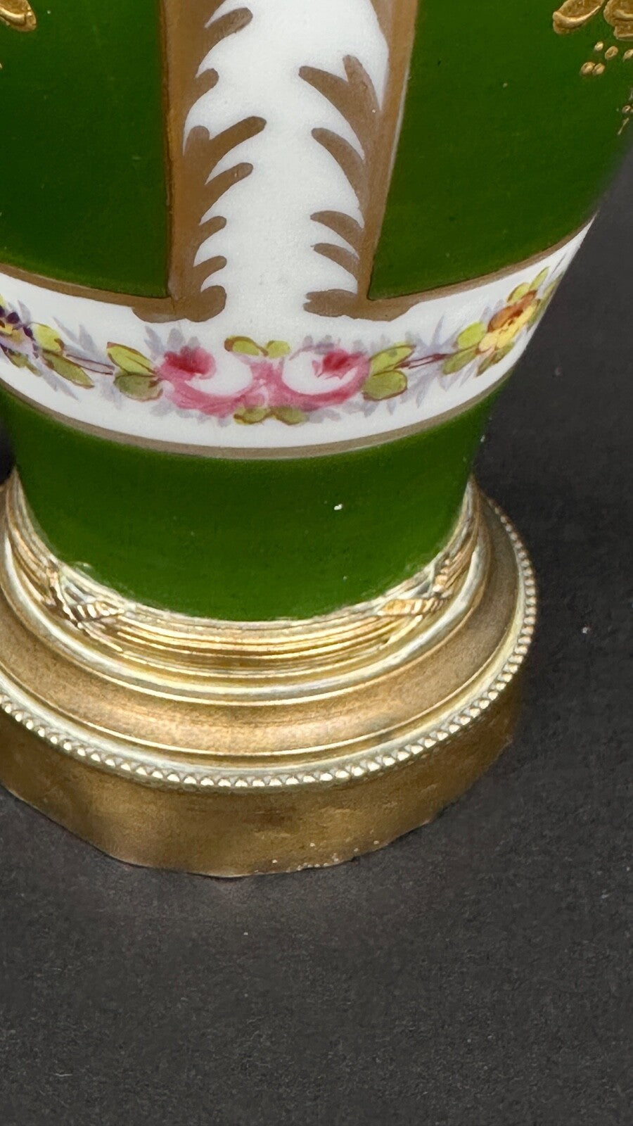 Petite Lampe En Porcelaine, Limoges Ou Sèvres