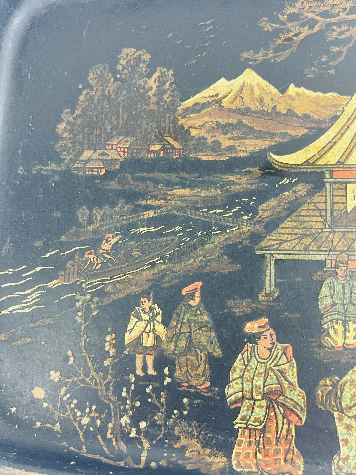 Petit plateau Napoléon III japonisant en carton bouilli