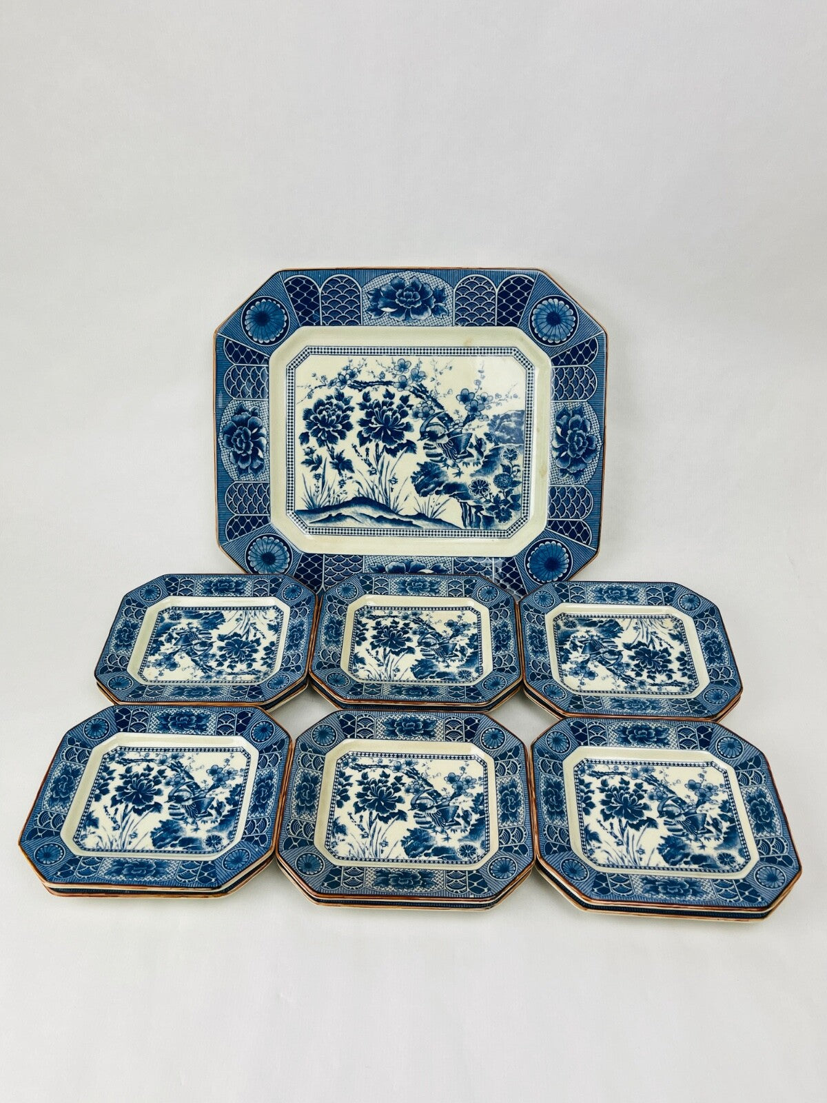 Ancien service en céramique  asiatiques