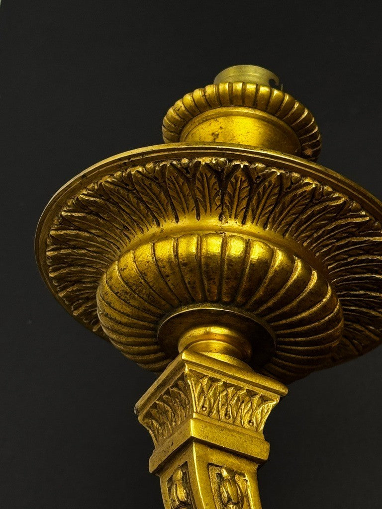 Paire d’importantes appliques en bronze doré, style Louis XVI, époque XIXe