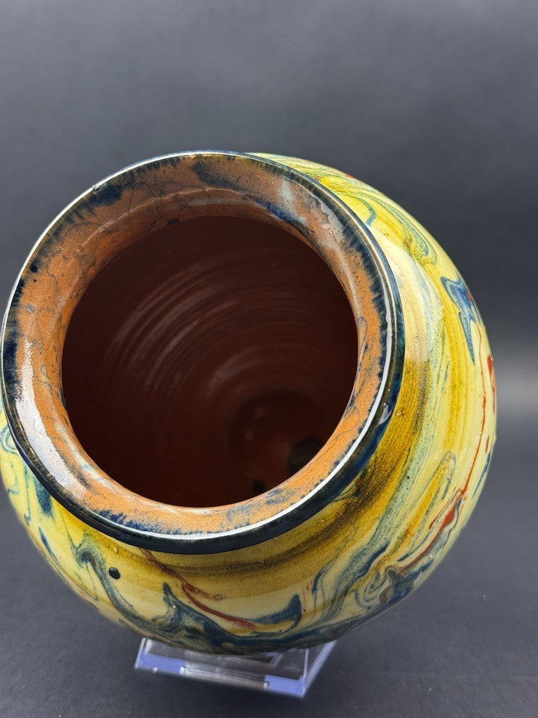 Vase basque en céramique vernissée à décor marbré polychrome