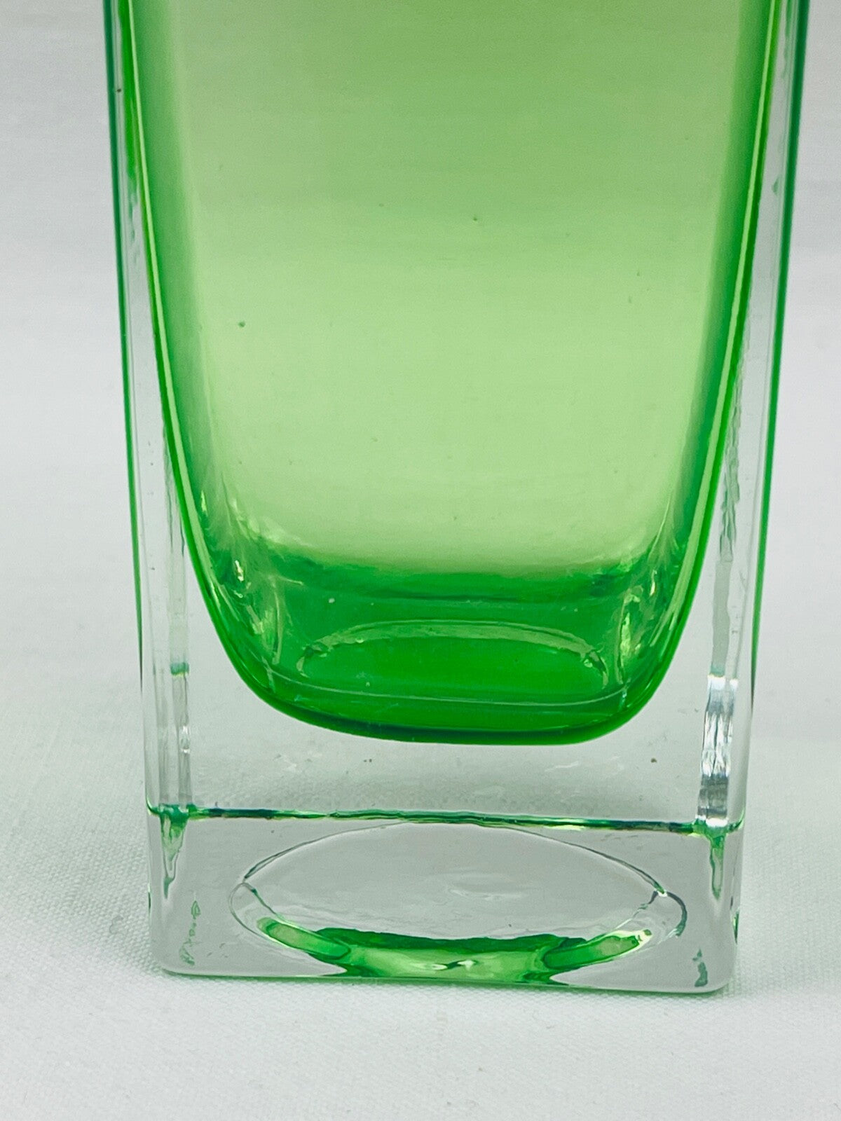 Vase, soliflore en Murano doublé vert n°2