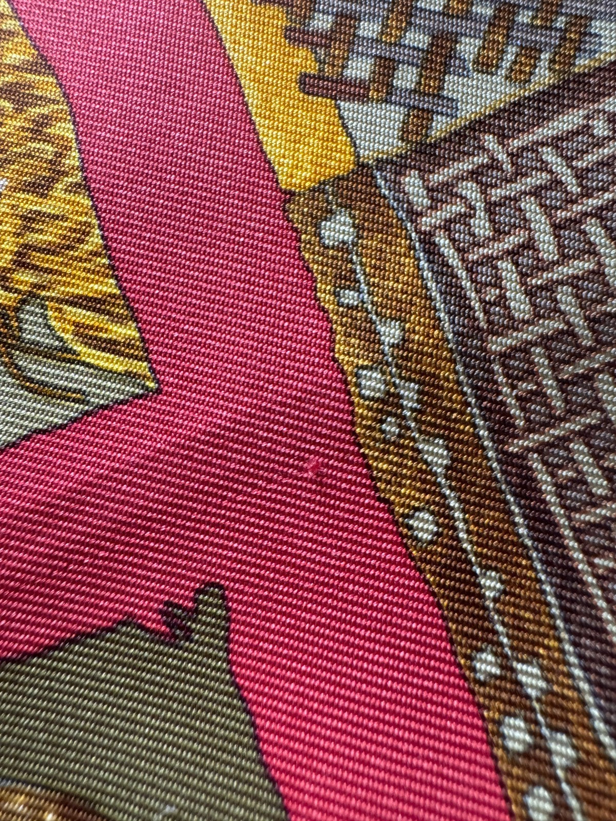 Foulard Gavroche "Persona" Hermès par Loïc Dubigeon 1997