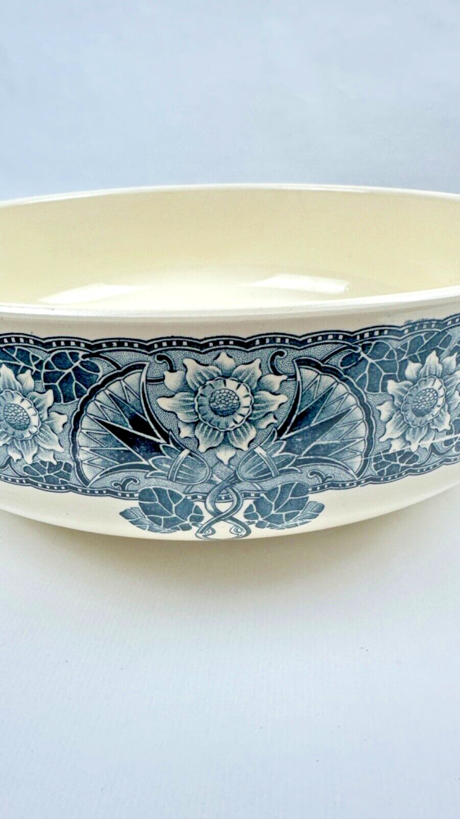 Broc et vasque en faience Longchamp modèle Thèbes