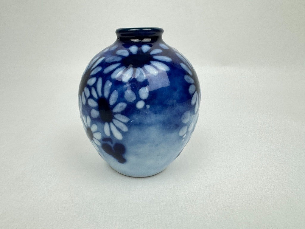 Vase n°1 - Tharaud Limoges – Porcelaine émaillée bleu et blanc