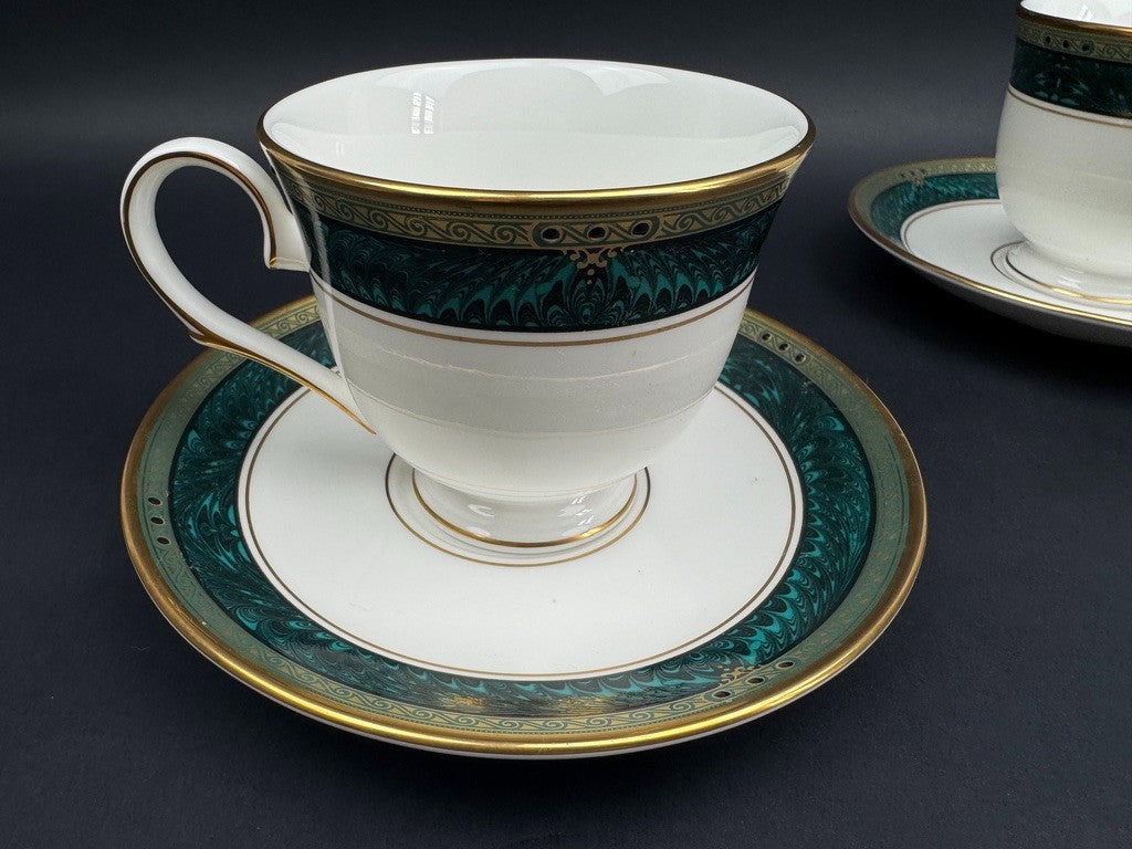 Lot 2 tasses à thé avec sous tasses et pot à lait Lenox Classic Edition USA
