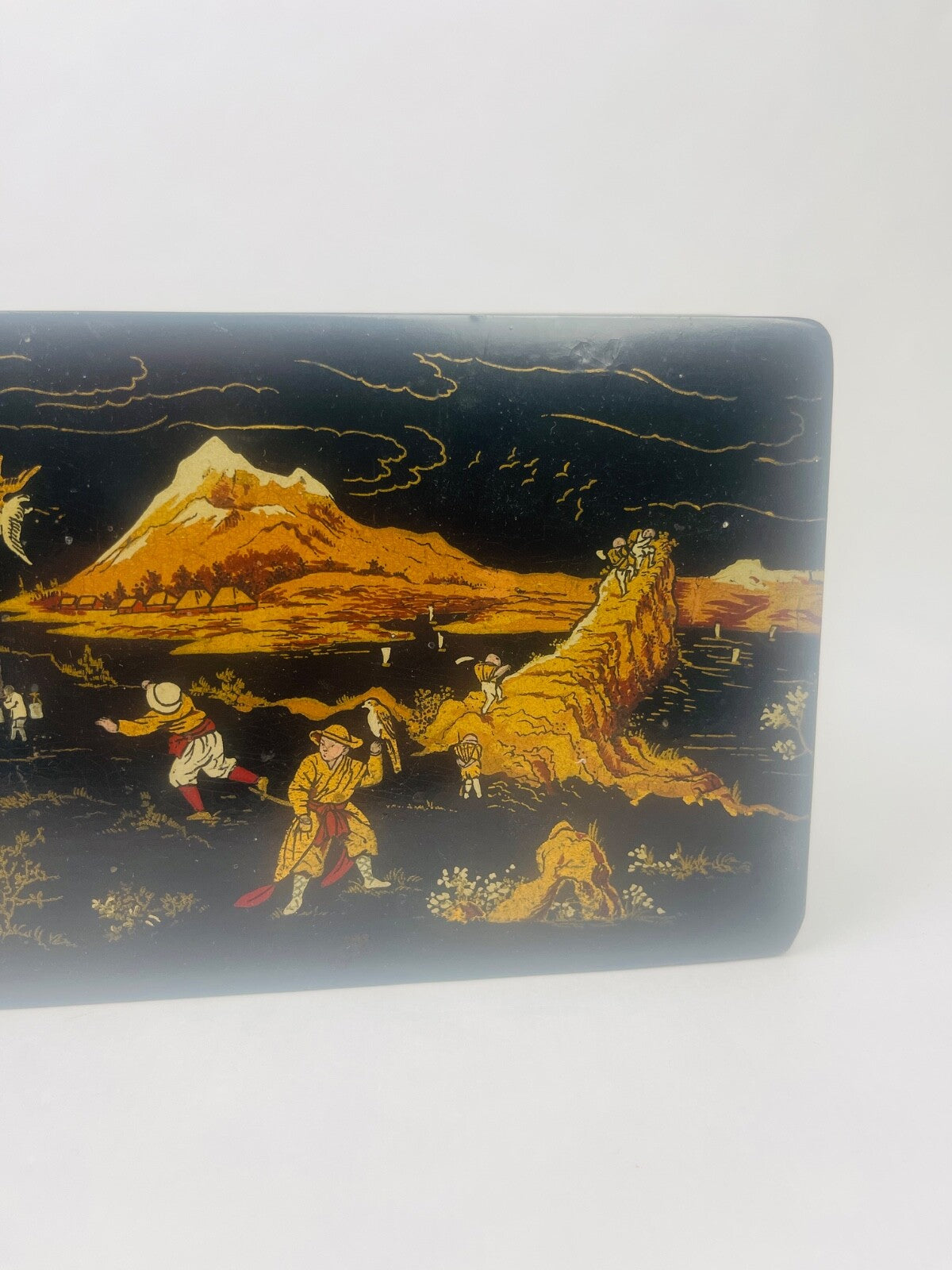 Belle boîte Napoléon III en carton bouilli