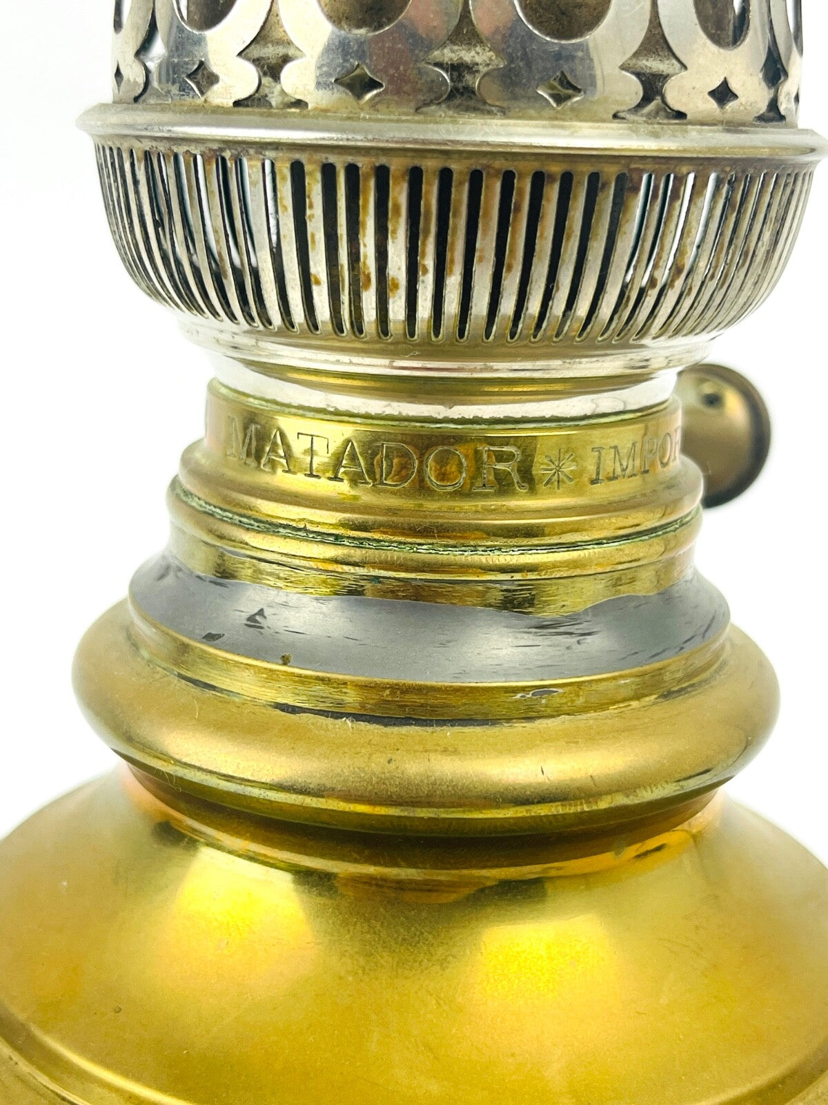 Lampe à huile en porcelaine de Gien modèle Renaissance montée à l'électricité