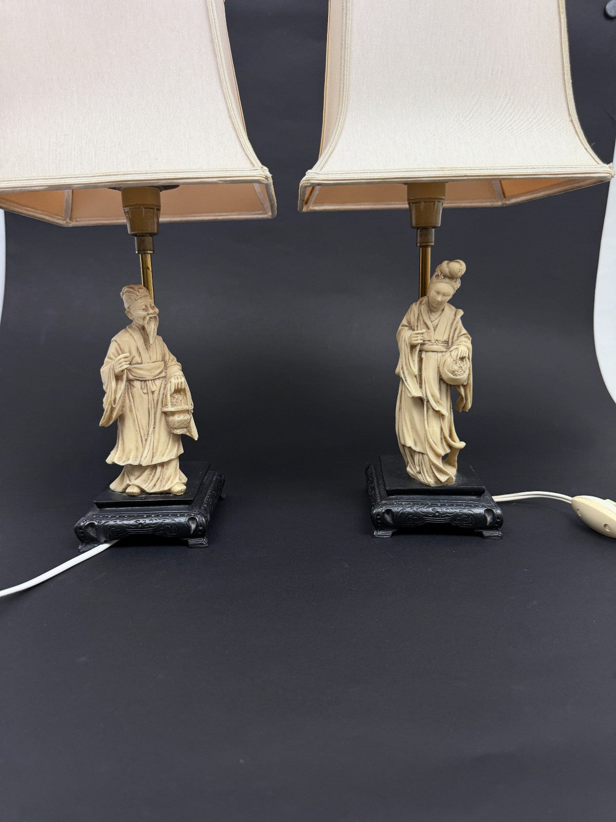 Paire de lampes de chevet en résine