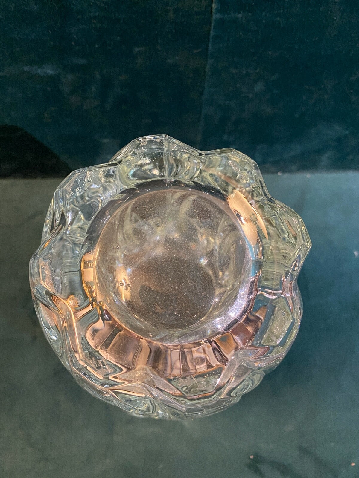 Ancien  vase en cristal épais