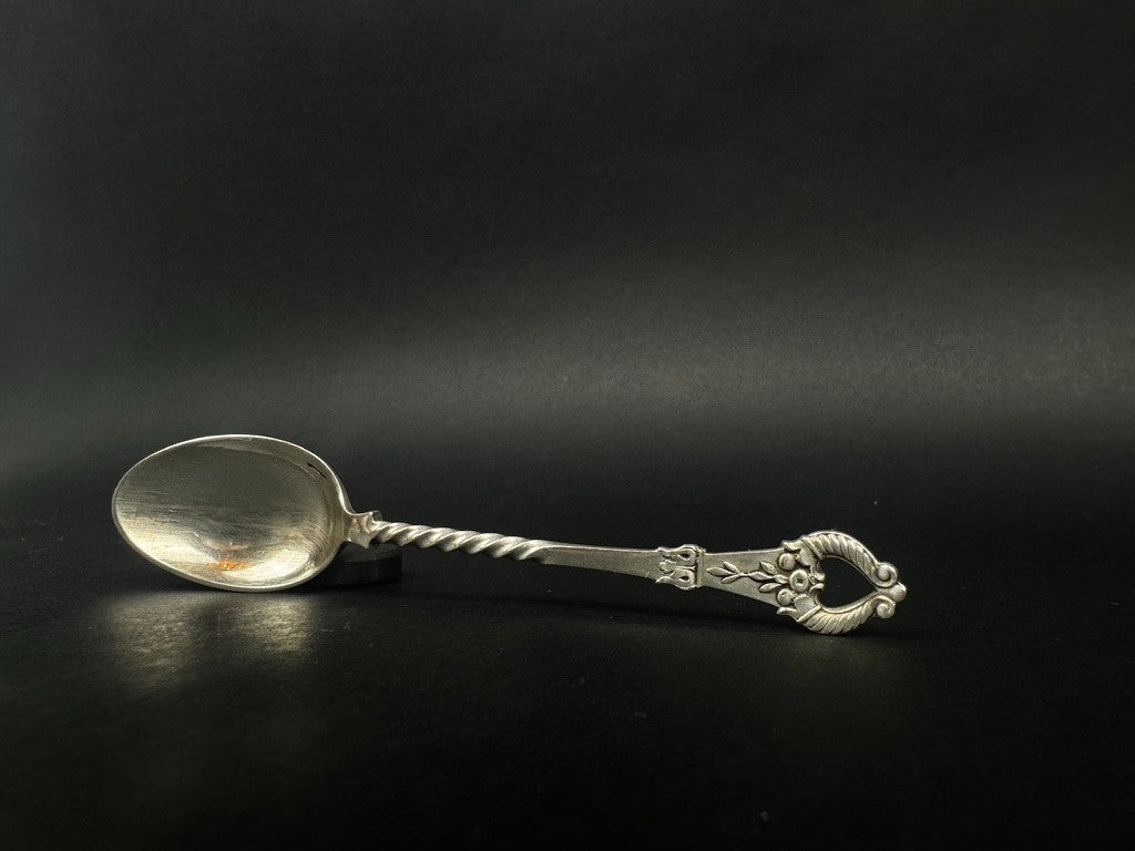 Christofle, coffret de 6 cuillères à moka modèle corne d'abondanceflag