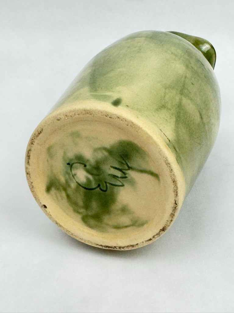 petit broc en céramique émaillé vert Maryvonne Zollinger
