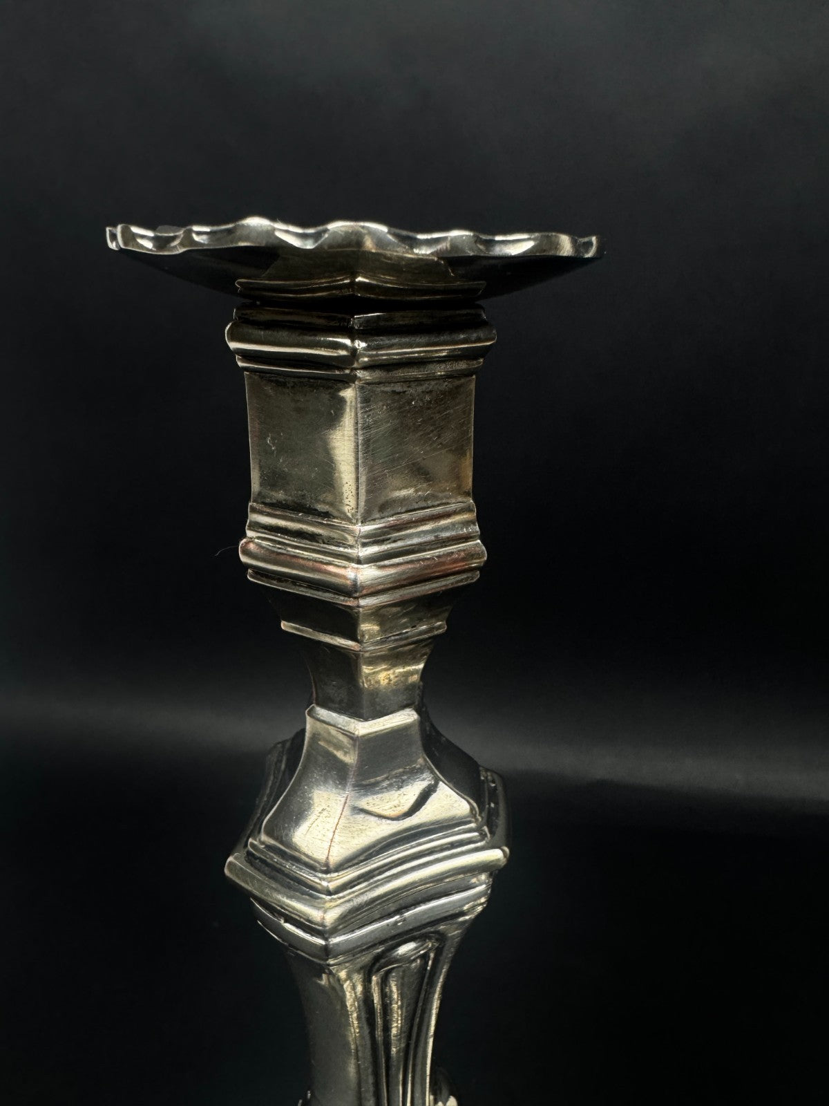 Paire de chandeliers en bronze argenté – Orfèvre Auguste Monnier Veuve, 1911