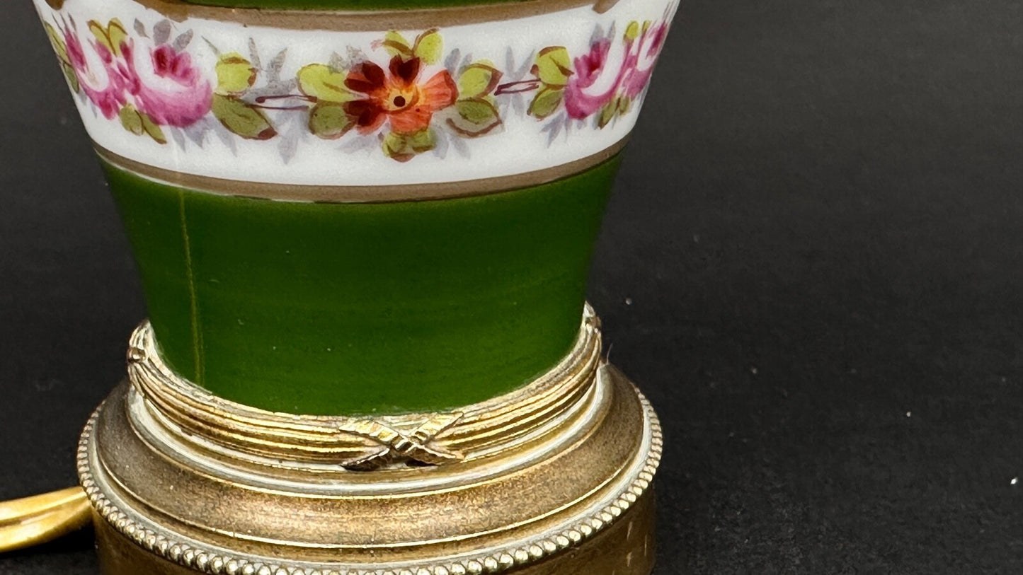 Petite Lampe En Porcelaine, Limoges Ou Sèvres