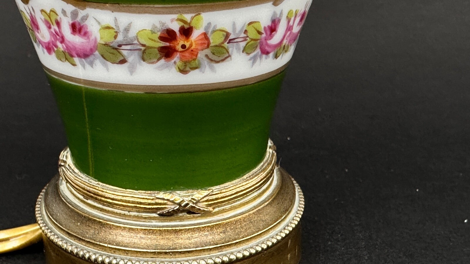 Petite Lampe En Porcelaine, Limoges Ou Sèvres