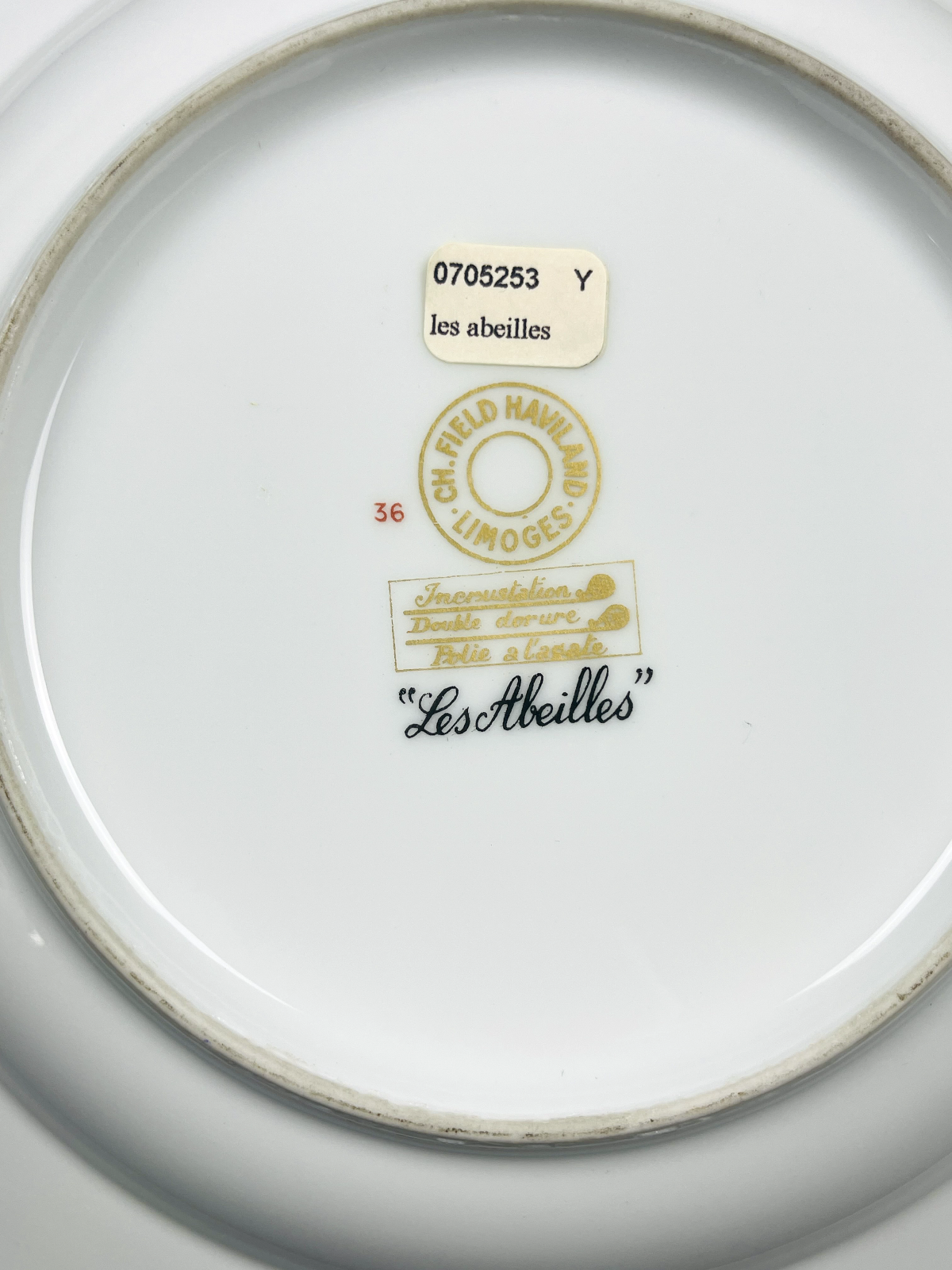 Haviland Limoges,  assiette  à soupe, modèle Les Abeilles, neuve