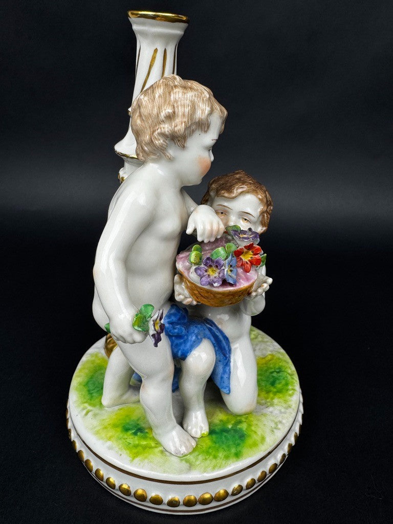 Pied de lampe, bougeoir ancien en porcelaine de Dresde, putti fleuris, XIXe