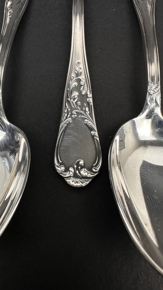 Série de 6 cuillères à moka style Louis XV Marly non Christofle